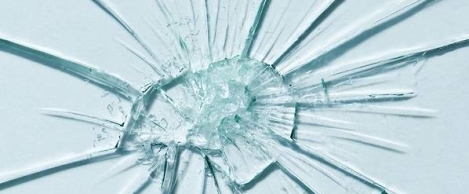 Report into the glass cliff claims women still need to break the glass ceiling