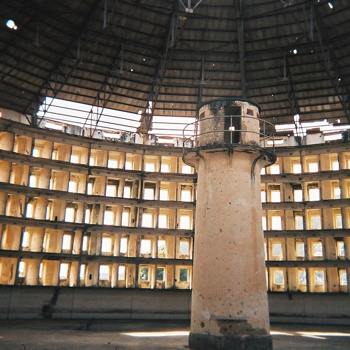 A Cuban panopticon is the idea most people have of open plan offices