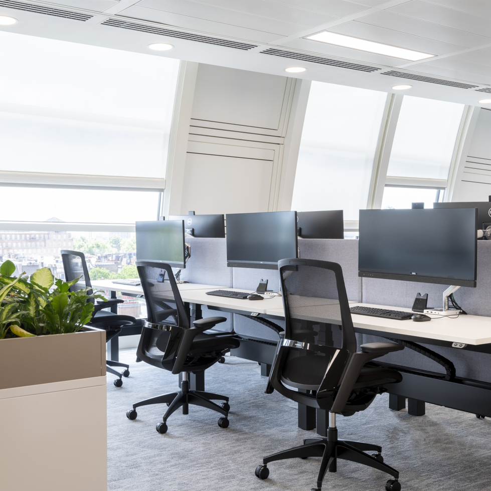 EFG utilises KI products to create an elegant, sophisticated workspace