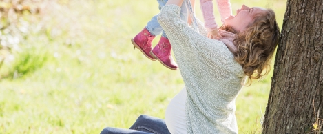 New mothers return to work early as financial pressures shorten maternity leave, report finds